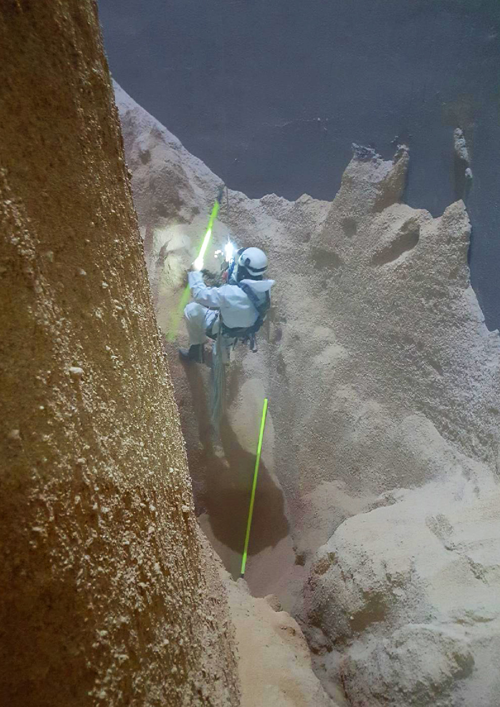 Nettoyage et déblocage de silos sur cordes (mécanique)