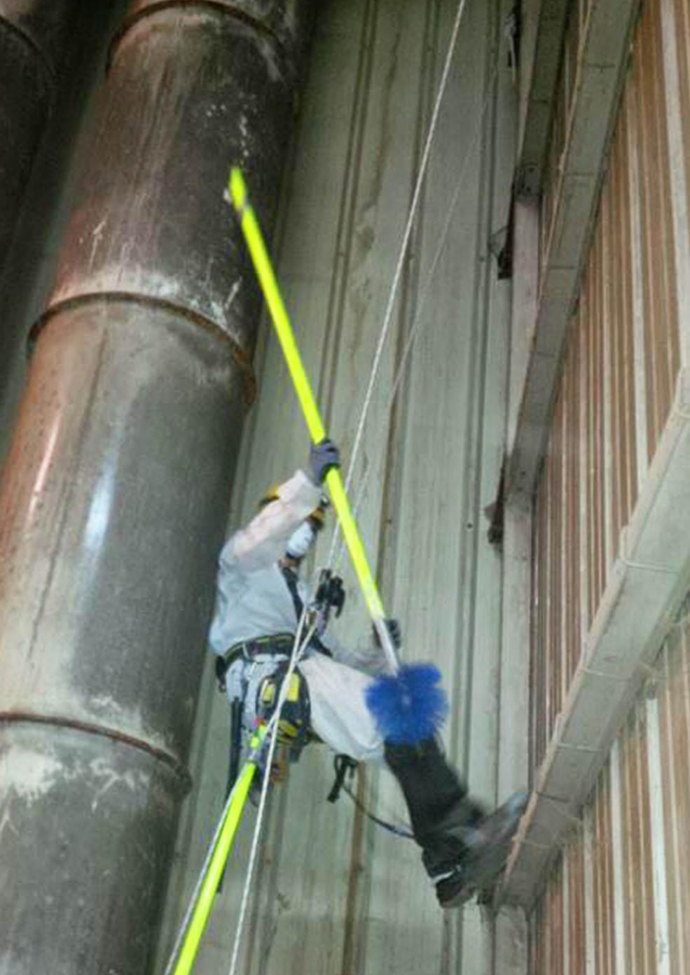 Nettoyage industriel sur cordes