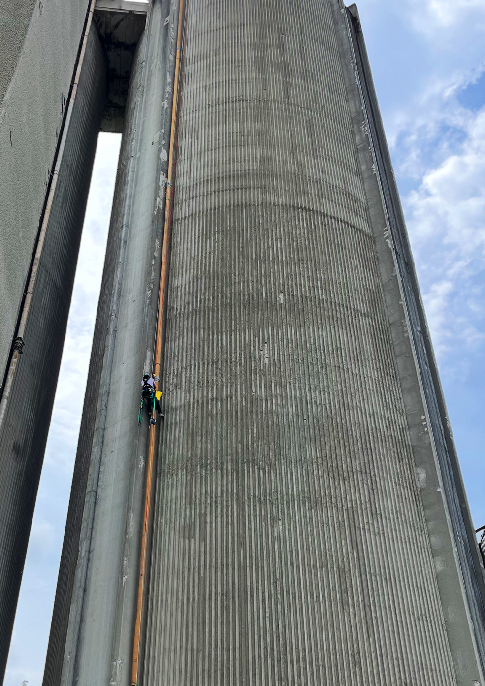 Mise en place de tuyauteries d'aspiration industrielle