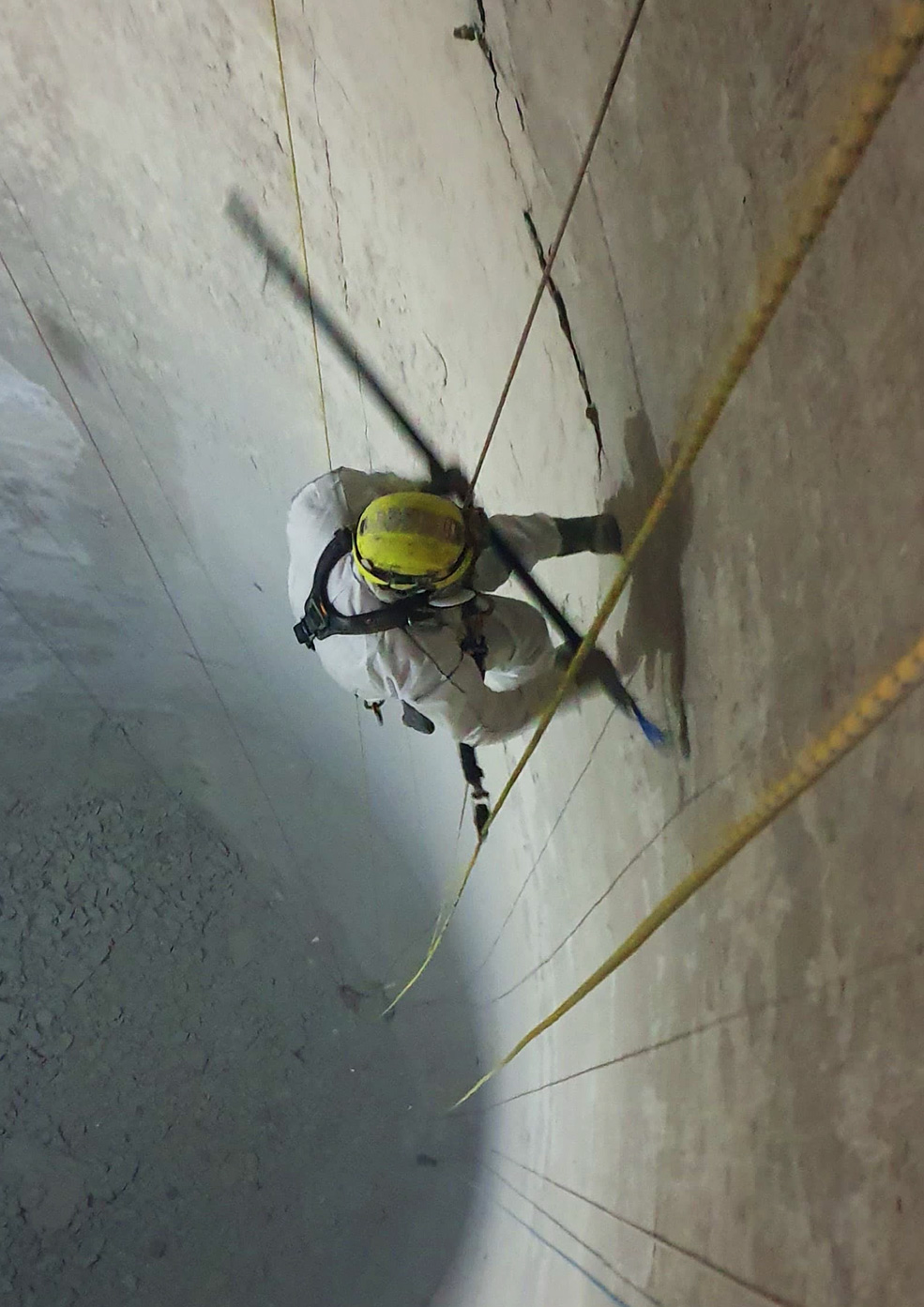 Nettoyage et déblocage de silos sur cordes (mécanique)