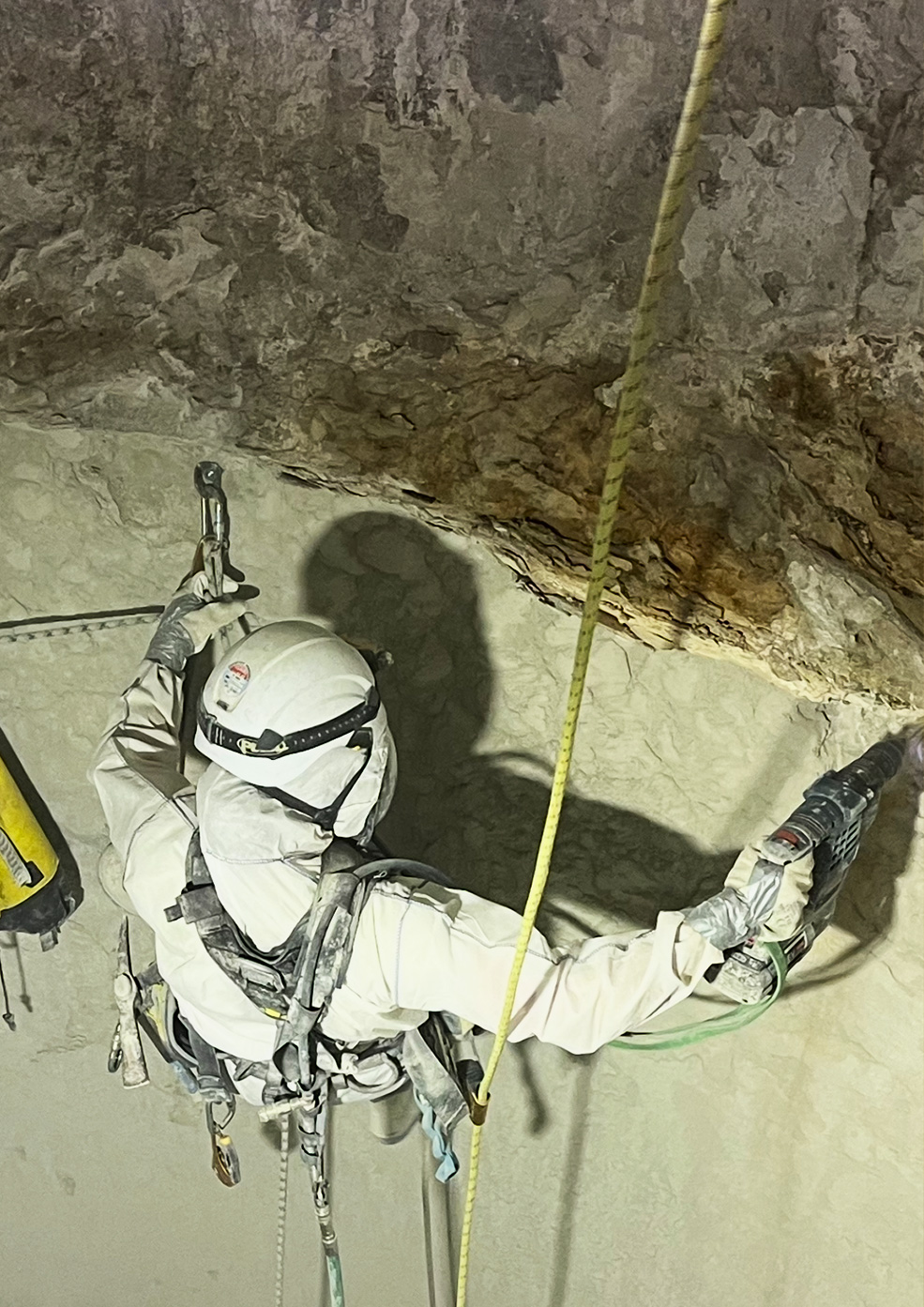 Nettoyage et déblocage de silos sur cordes (mécanique)